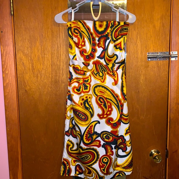 Banana Republic Dresses & Skirts - Banana Republic paisley strapless dress